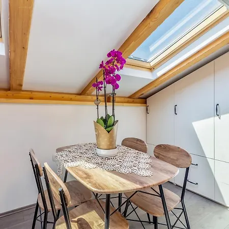 Eva Vintage Apartment